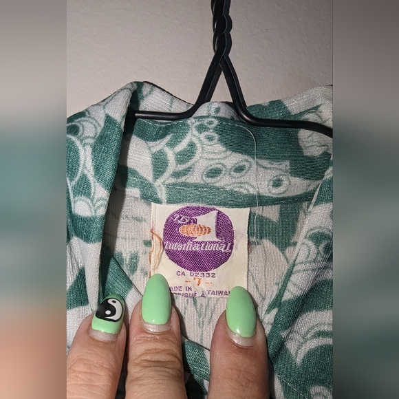 Vintage 70's Flapper Girl Dinner Party Button Up Shirt w/ Dagger Collar - Picture 3 of 6